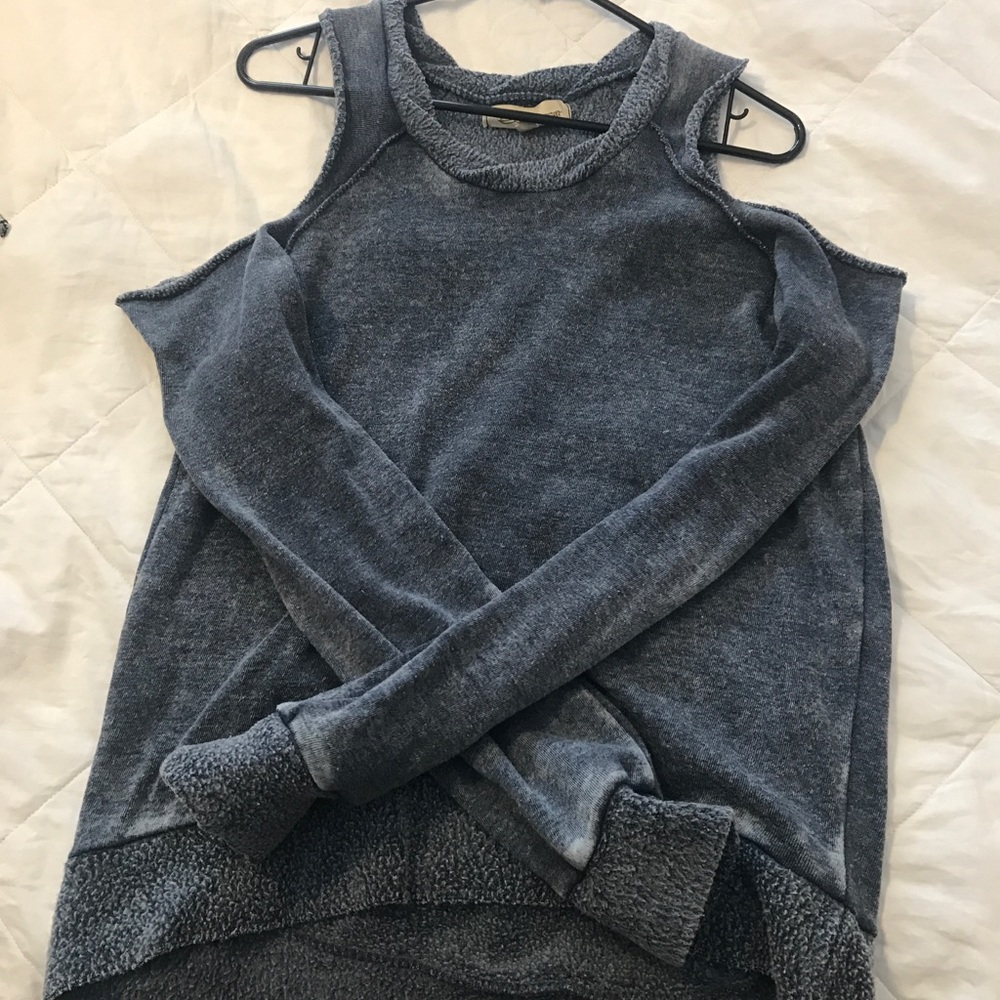 evereve slit shoulder shirt